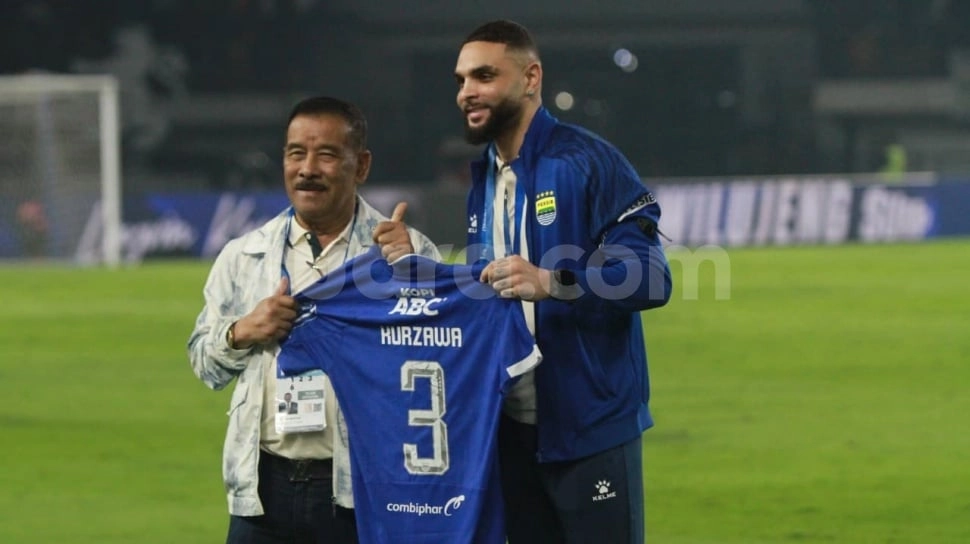 Reaksi PSG Atas Kepindahan Layvin Kurzawa ke Persib Bandung