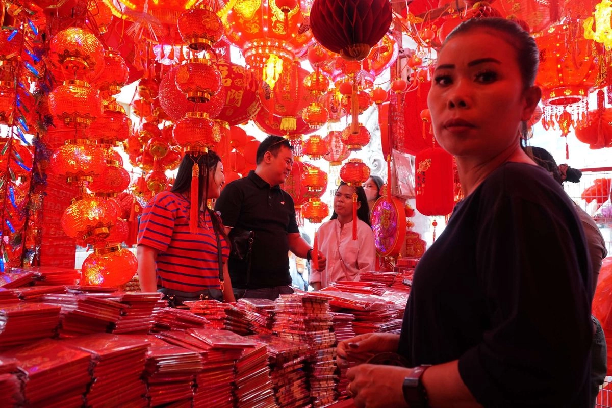 Menyapu Saat Imlek: Larangan Logis atau Sekadar Mitos Kuno? Ini Penjelasannya!