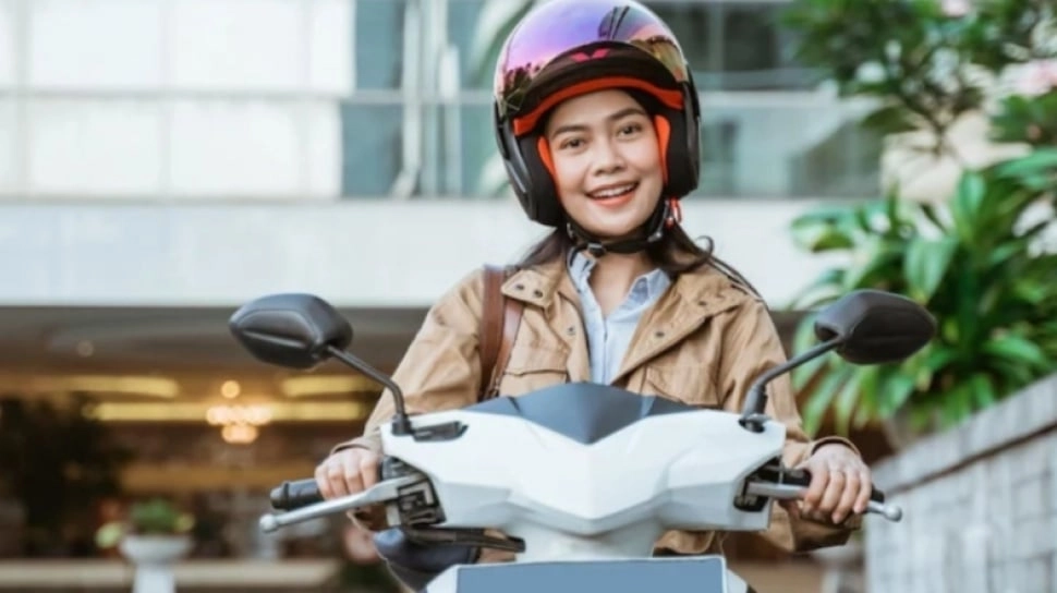 7 Bedak Anti Geser untuk Pengendara Motor, Tahan Lama Seharian