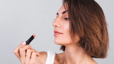 Jenis Lipstik Apa yang Tahan Lama? Intip 6 Pilihan dengan Harga Terjangkau