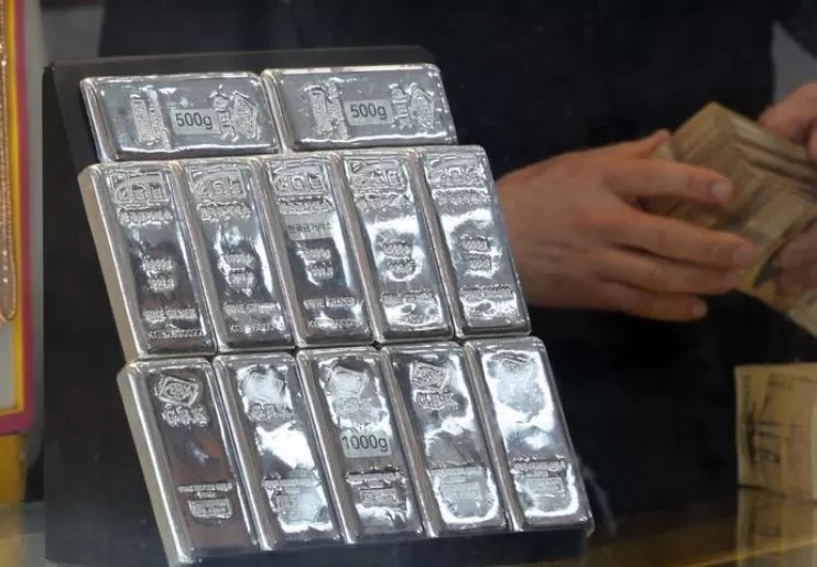 Perak Bergabung dengan Emas Sebagai Pilihan Investasi Utama