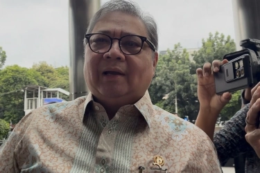 Airlangga Minta Investor Tak Panik Usai IHSG Melemah Merah