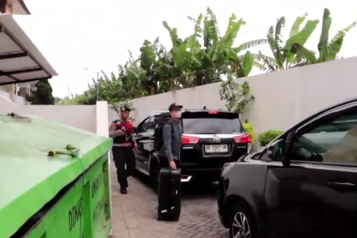 KPK Geledah Kantor Dinas Perkim Madiun, Sita Sejumlah Dokumen