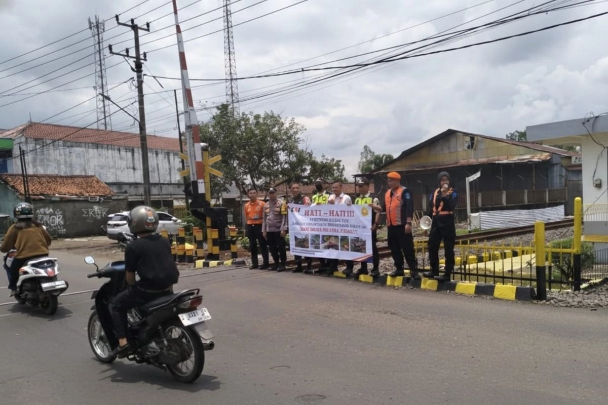 Soal Perlintasan Kereta Ilegal, Pemda Diminta Ikut Berperan