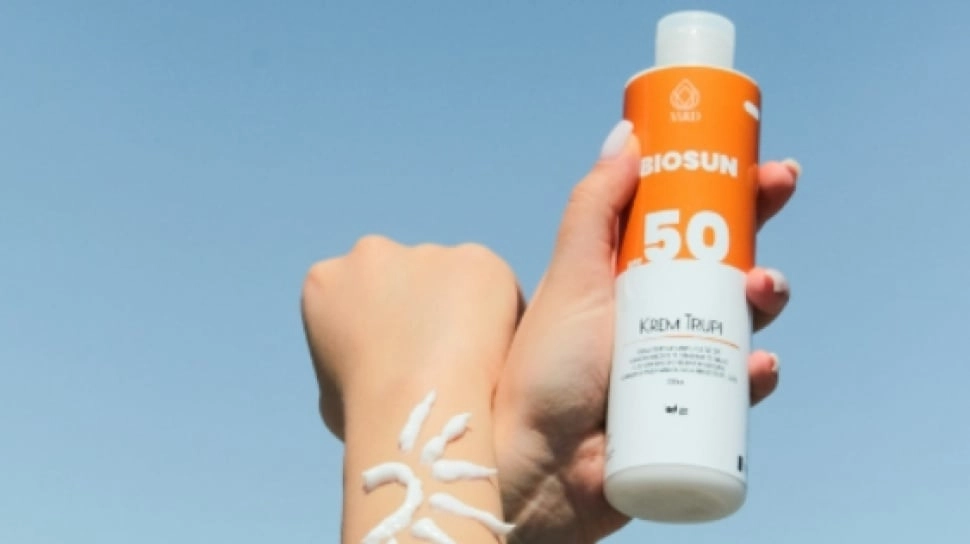 5 Sunscreen untuk Wanita 35 Tahun ke Atas, Ampuh Hempas Flek Hitam