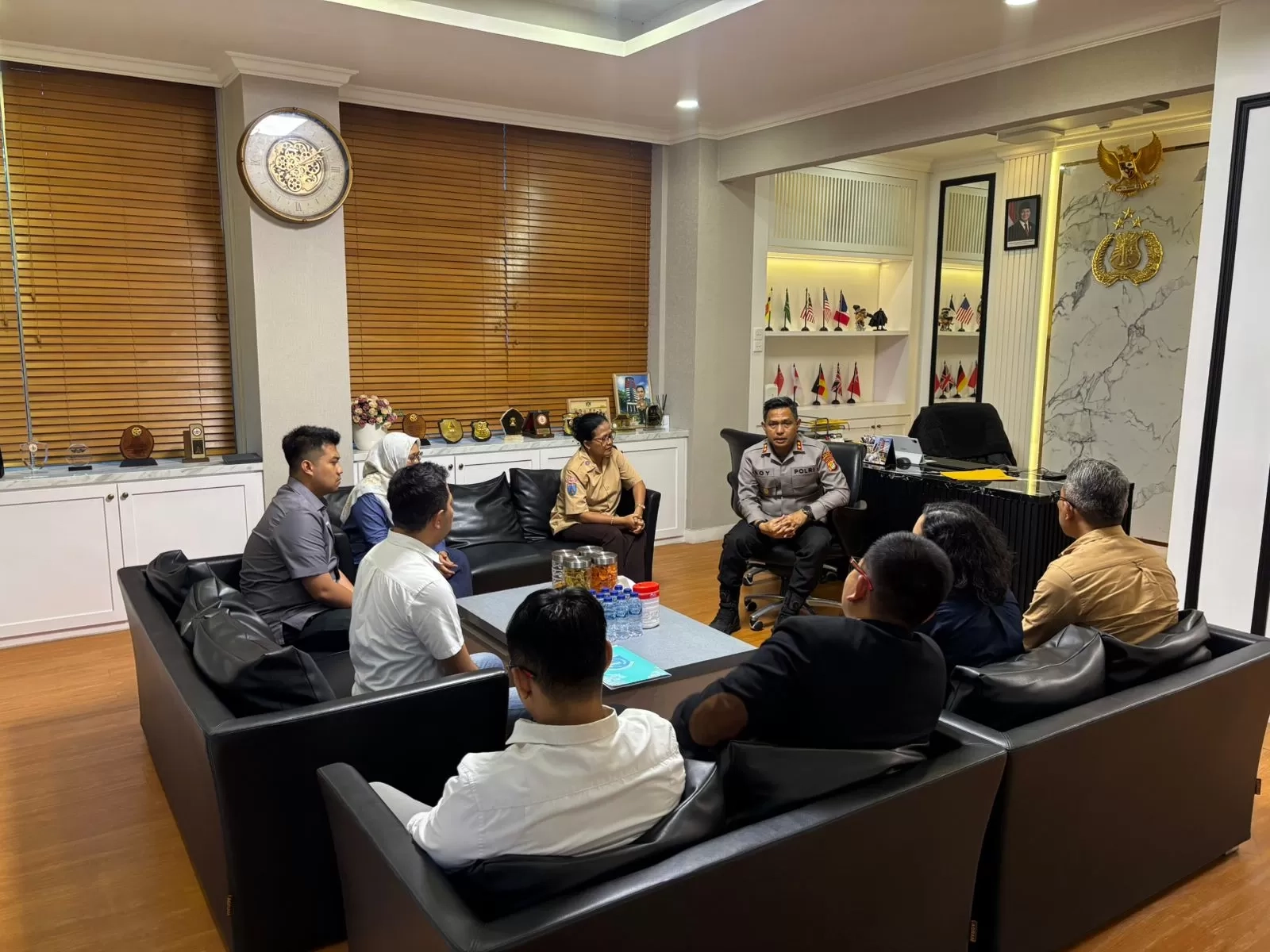 Kapolres Tangsel Pimpin Mediasi Kasus Guru yang Dipolisikan Karena Nasihati Murid, Begini Hasilnya