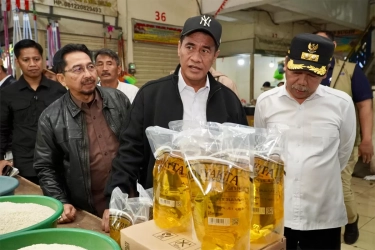 Temukan Harga MinyaKita yang Offside di Pasar Tagog Padalarang, Kepala Bapanas Amran Bakal Tindak Tegas