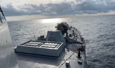 Untuk Pertama Kali, KRI Prabu Siliwangi-321 Uji Tembak Meriam Kaliber 127 Milimeter di Italia