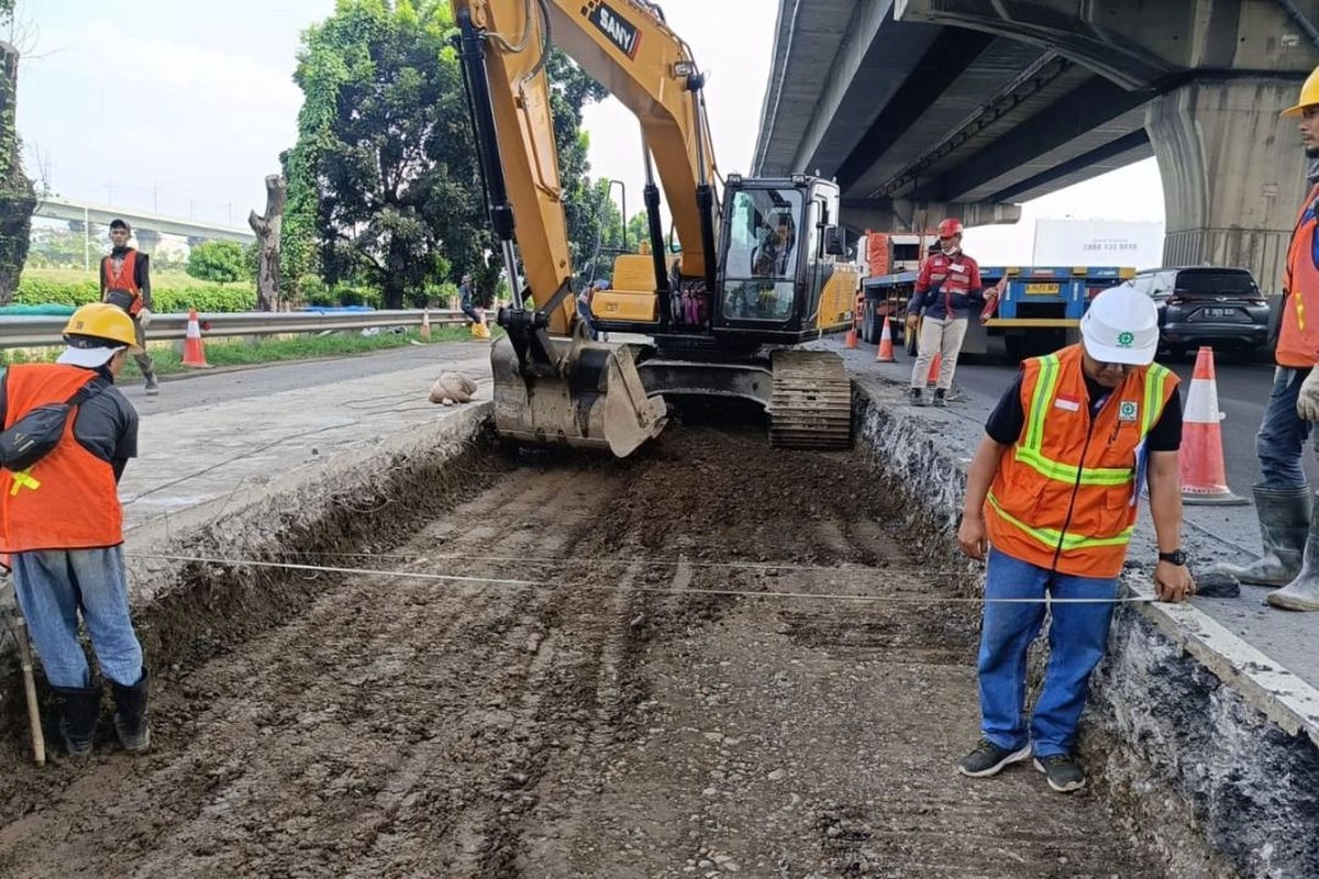 Hujan Deras, Jasa Marga Perbaiki Ratusan Titik Lubang di Tol Jakarta–Cikampek