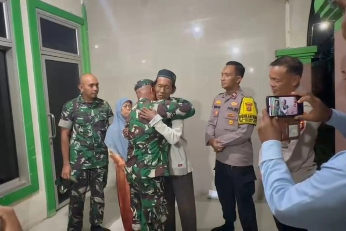 Minta Maaf, TNI Berikan Kulkas hingga Kasur untuk Suderajat Pedagang Es Gabus