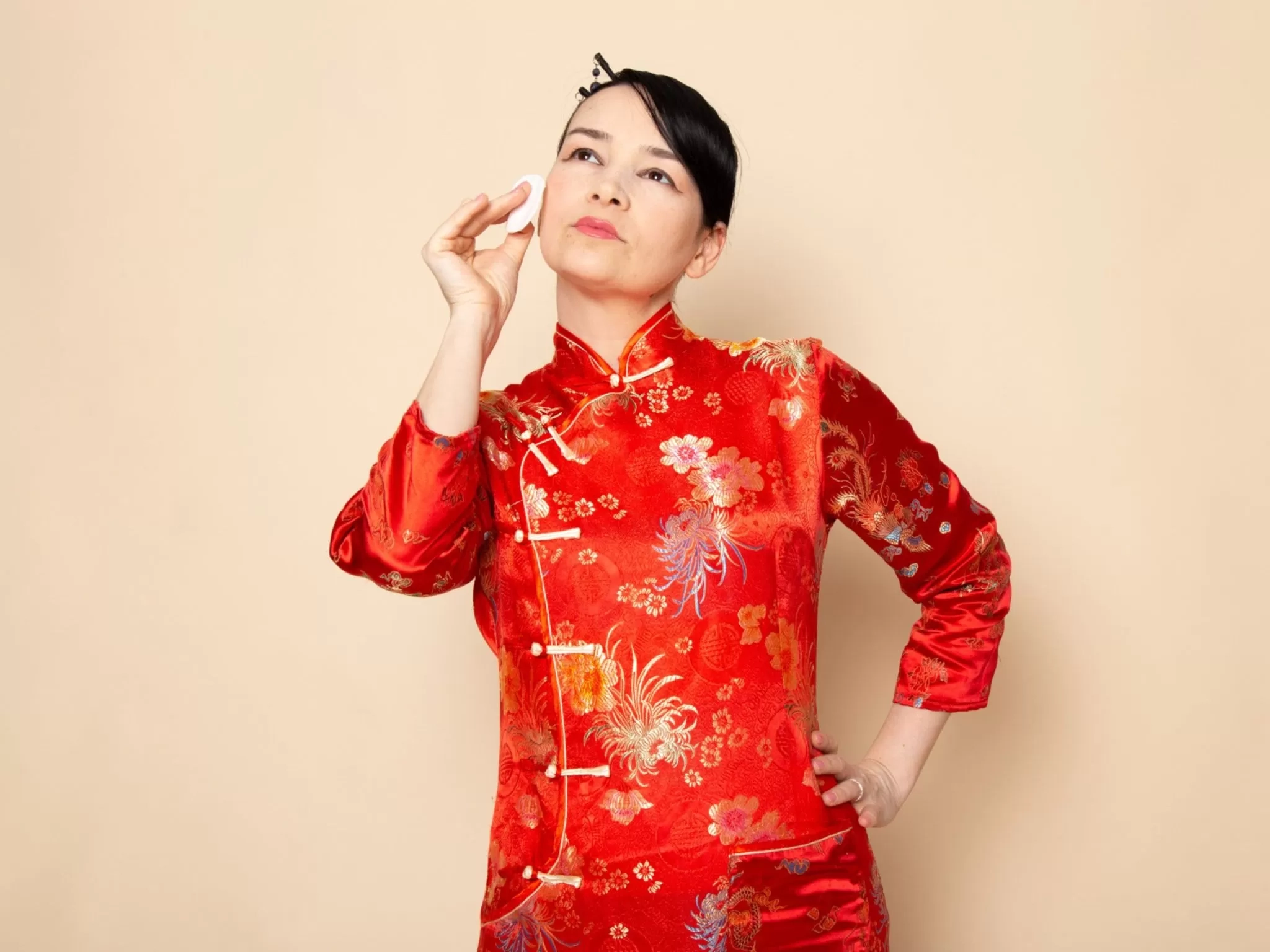 Bingung Mau Pakai Baju Apa saat Imlek Nanti? Ini 4 Pakaian Tradisional dan Modern Khas Tiongkok untuk Inspirasi