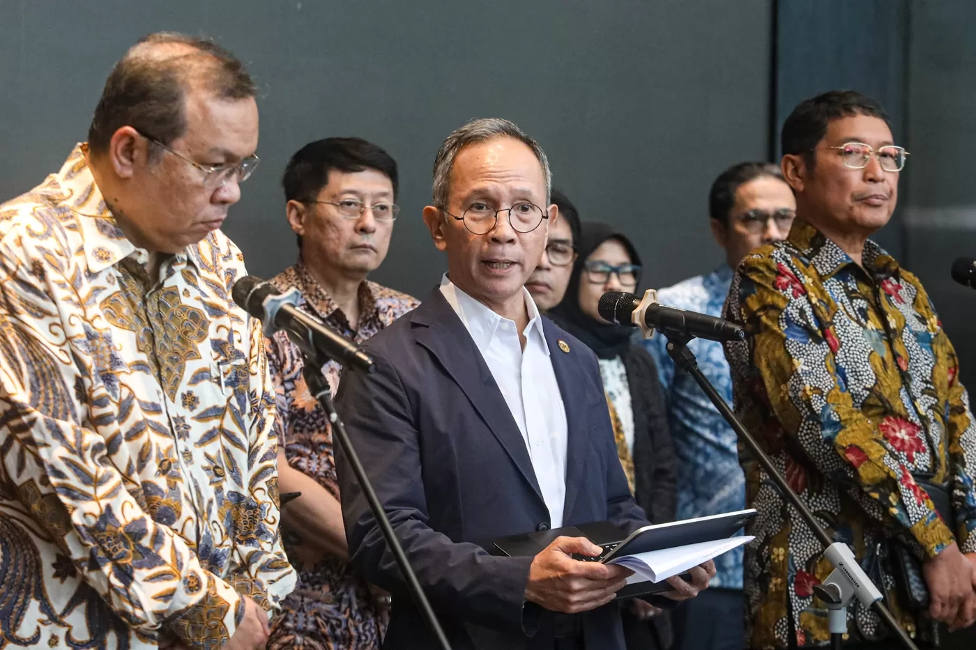 Breaking News! Bos OJK Mahendra Siregar hingga Pengawas Pasar Modal Kompak Mundur Usai IHSG Trading Halt 2 Hari