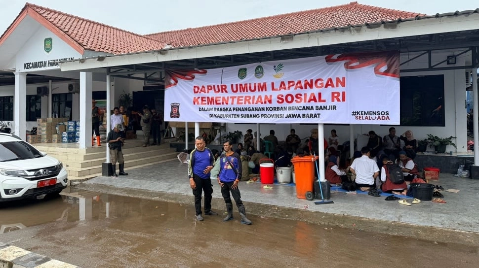 Kemensos Kirim Ribuan Paket Bantuan Korban Banjir Subang