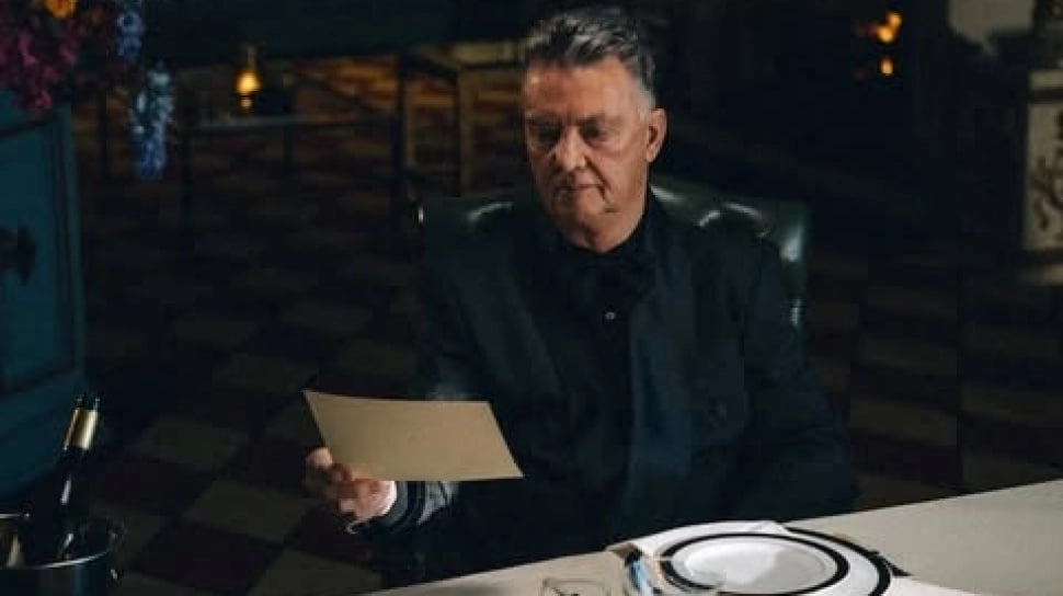 Maarten Paes Merapat, Louis van Gaal Bisa Terdepak dari Ajax