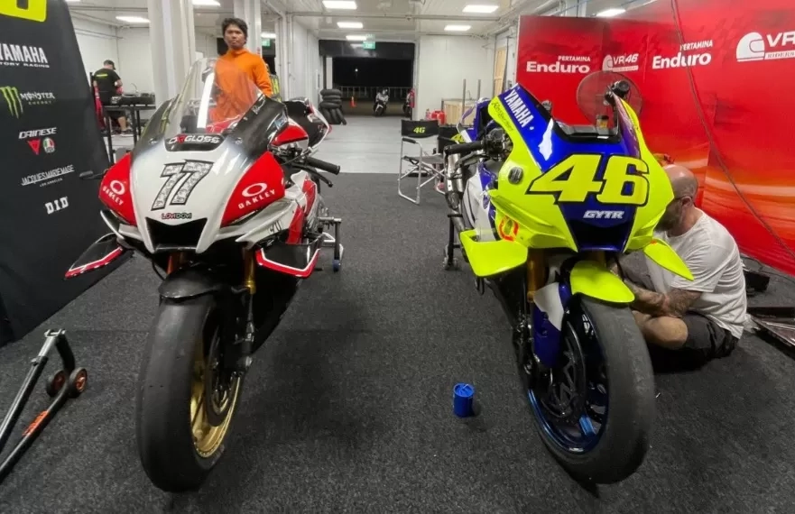 Valentino Rossi Jajal Sirkuit Madalika, Pacu Yamaha YZF-R1 GYTR edisi VR46 Tribute
