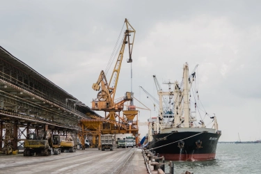 Bongkar Muat di Pelabuhan Melambat, Biaya Logistik Terancam Naik