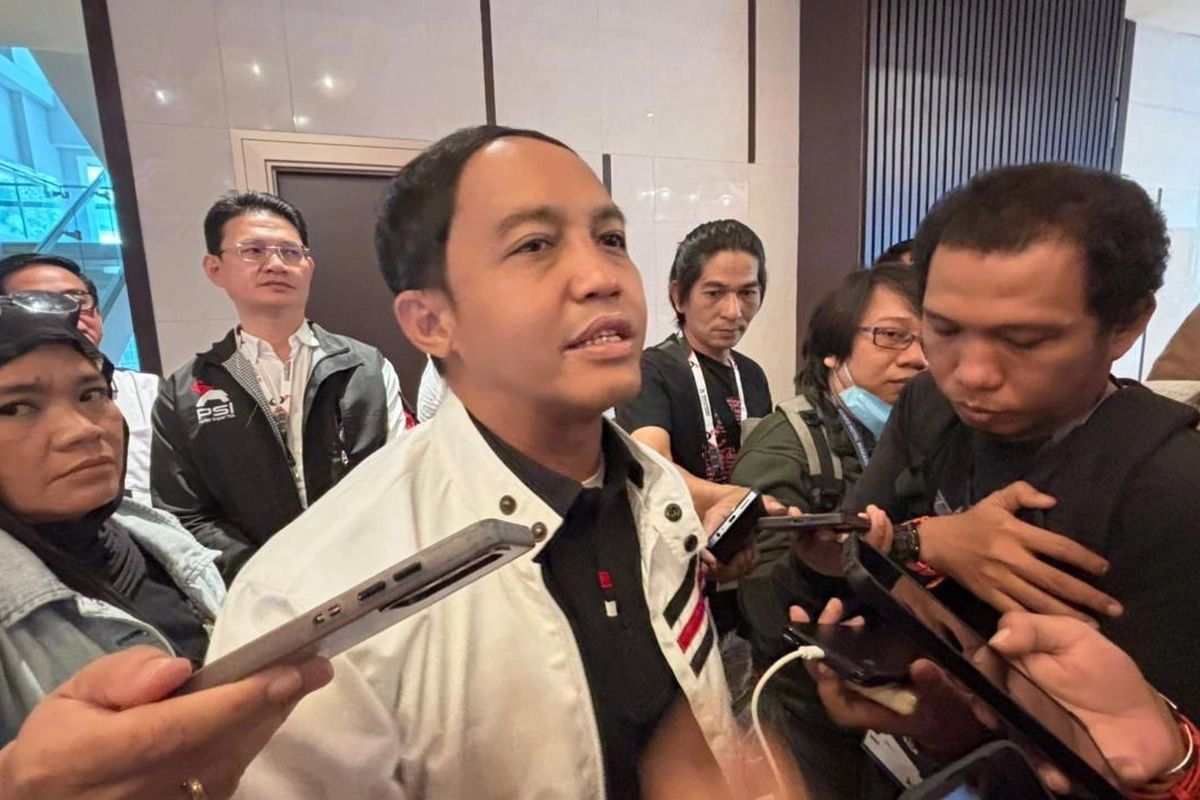 Raja Juli Tegaskan Jokowi Belum Gabung PSI meski Berpidato di Rakernas
