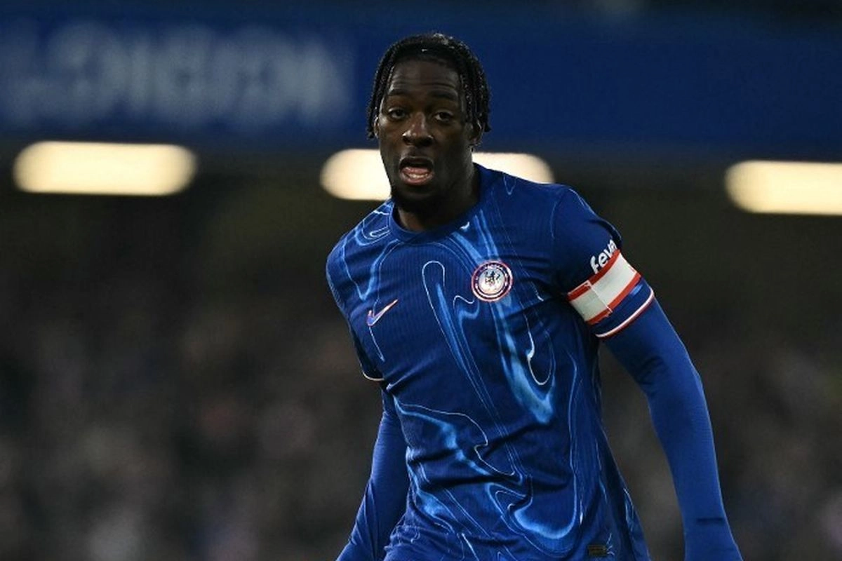 Dilirik AC Milan, Axel Disasi Langsung Banting Haluan