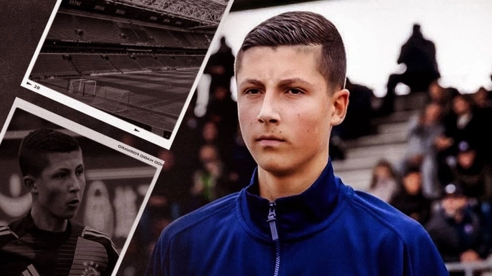 Siapa Cino Cloos? Kiper Keturunan Cirebon di Ajax Amsterdam, 'Senior' Maarten Paes