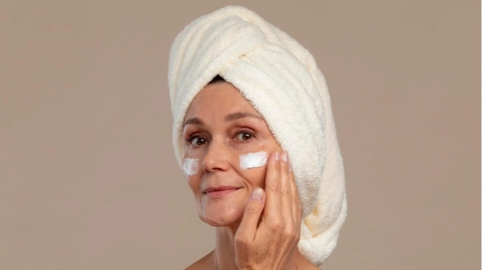 Usia 55 Tahun Butuh Skincare Apa? Ini 5 Rekomendasi yang Bermanfaat untuk Kulit Dewasa