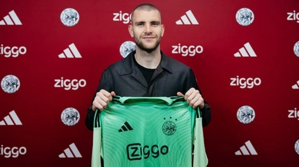 Kata-kata Maarten Paes Resmi Gabung Ajax Amsterdam