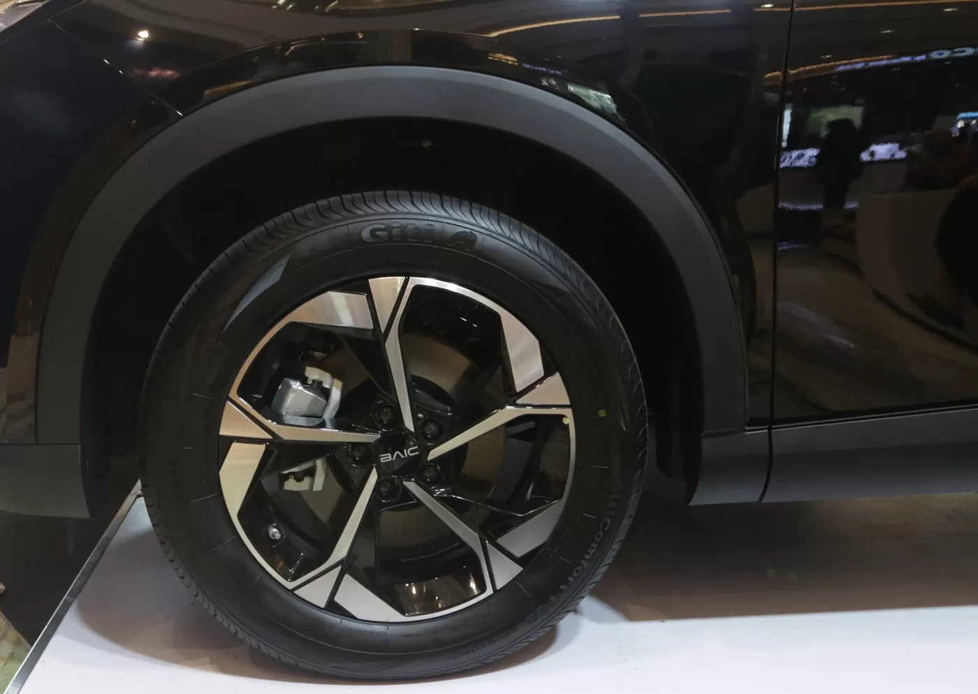 Tips Aman Modifikasi Ban SUV dengan Risiko Minimalis