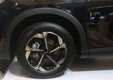 Tips Aman Modifikasi Ban SUV dengan Risiko Minimalis