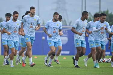 Jawaban Hodak Perihal Geliat Persib Jelang Penutupan Bursa Transfer Super League