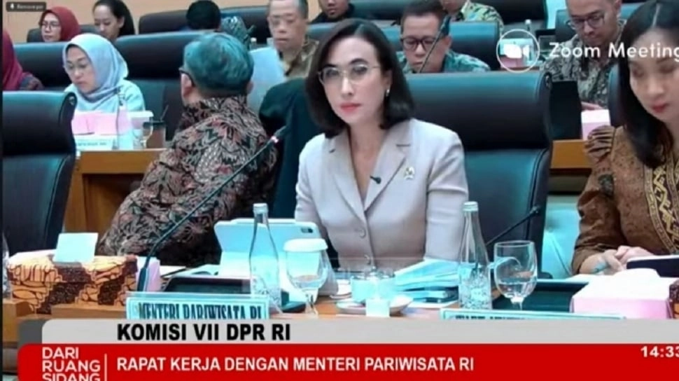 Menpar Widiyanti Bantah Isu Bali Sepi Wisatawan, Ungkap Data 12,2 Juta Kunjungan di 2025