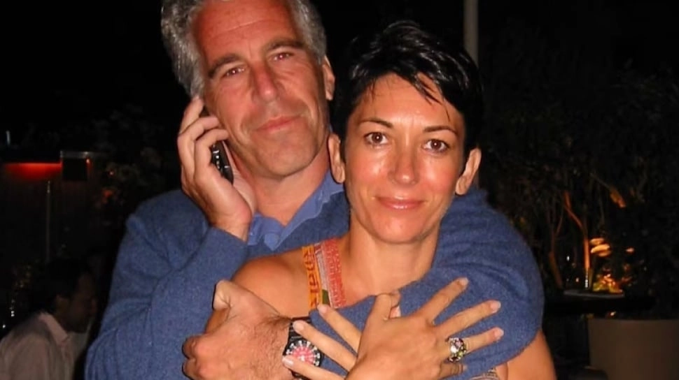 Siapa Ghislaine Maxwell? Tak Sekadar Kawan Dekat Jeffrey Epstein, Ini Perannya