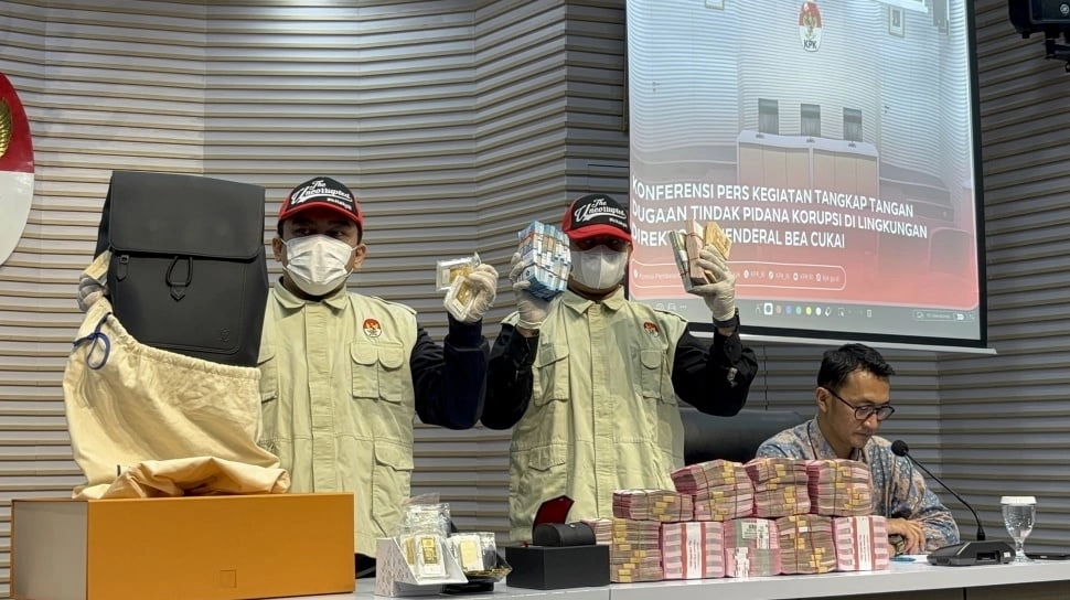 KPK Geledah Kantor Pusat Bea Cukai dan Rumah Tersangka, Dokumen hingga Uang Tunai Diamankan