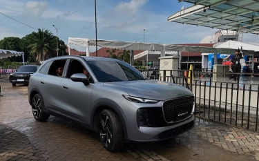 Persaingan Mobil Listrik Tiongkok Makin Ketat, Lepas Uji Publik SUV Premium L8 di IIMS 2026