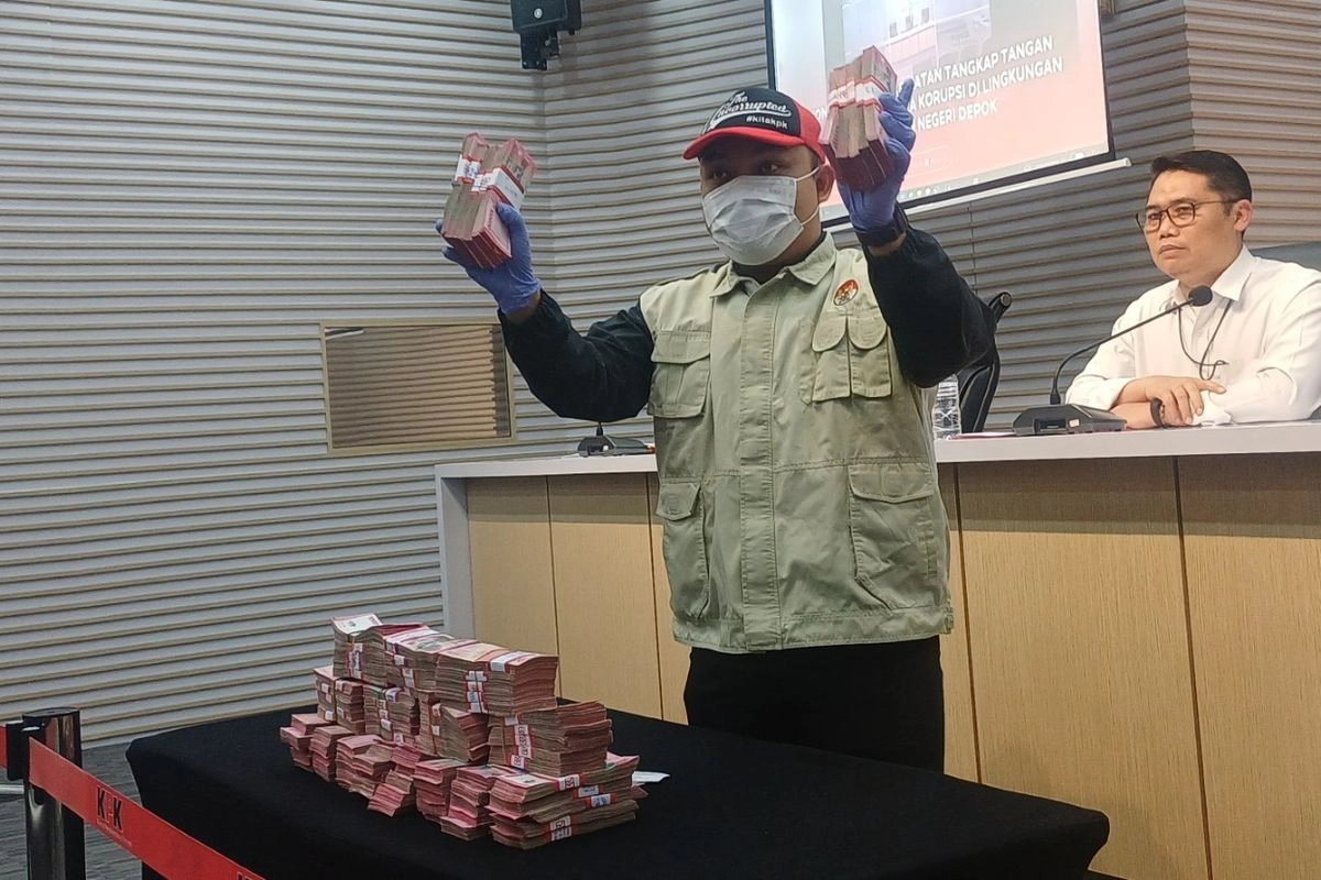 Detik-detik OTT KPK di Depok: Transaksi Rp 850 Juta, Kejar-kejaran, hingga Ketua PN Ditangkap