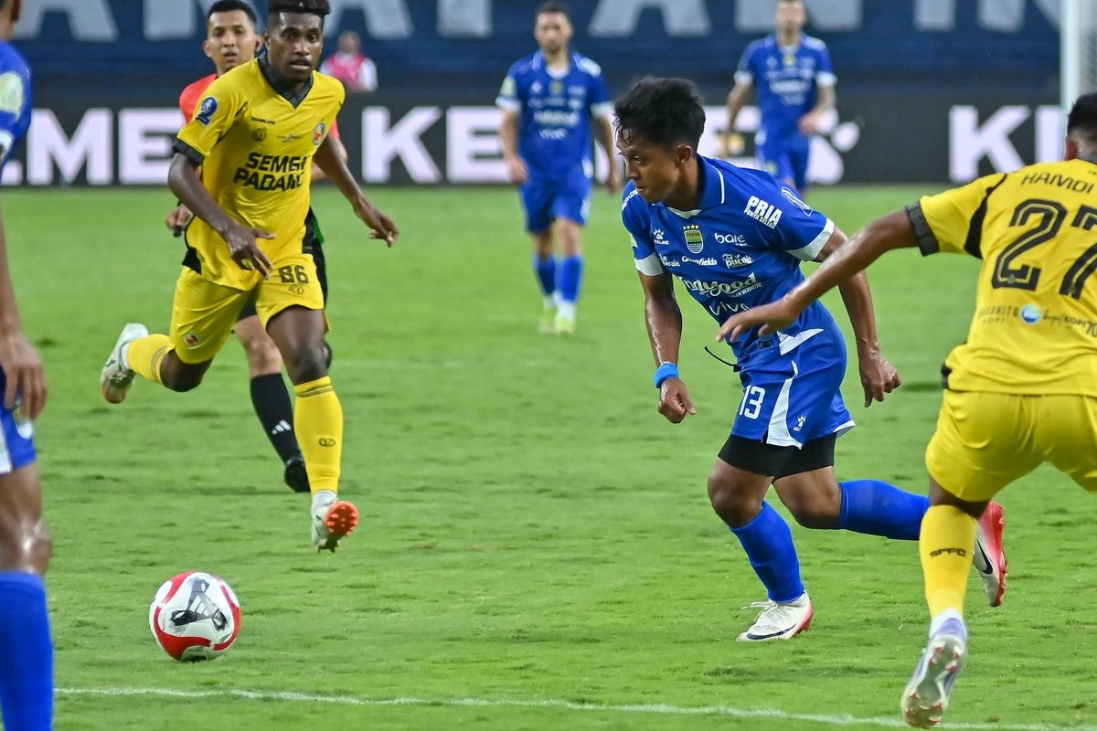 Konfirmasi Bojan Hodak Terkait Kepergian Febri Hariyadi ke Persis Solo