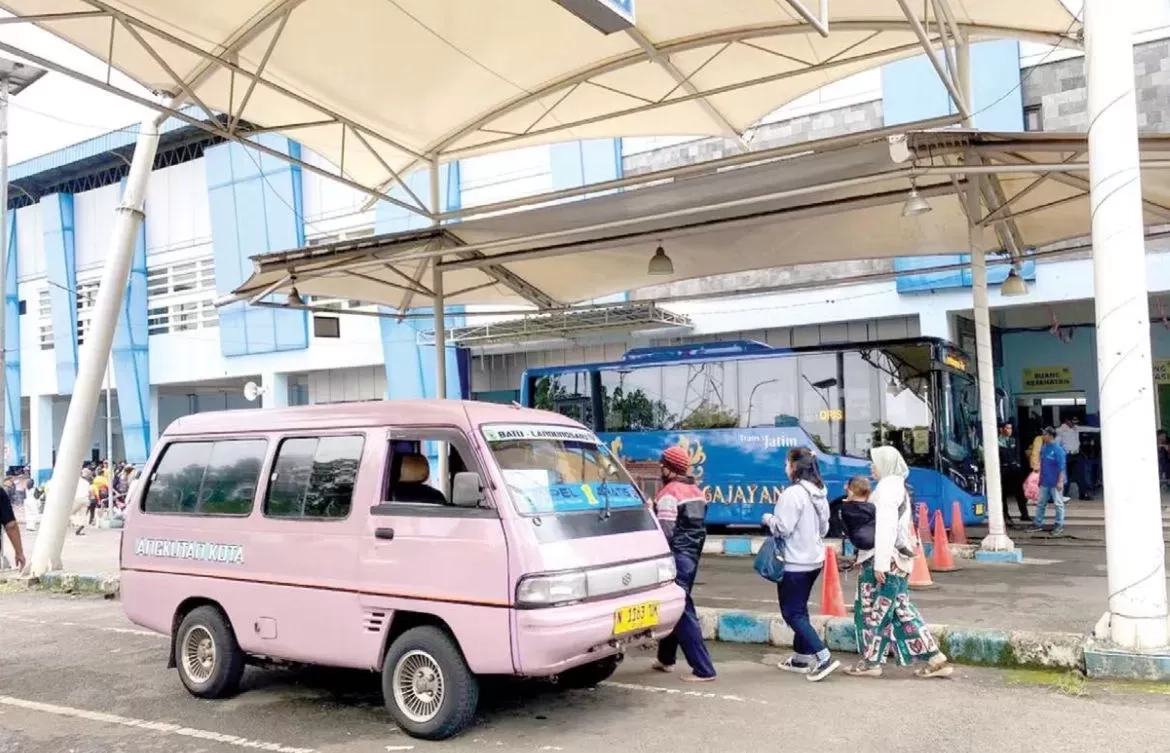 Trayek Angkot Malang–Batu Masih Bertahan, Panduan Traveling Murah Layak Dicoba