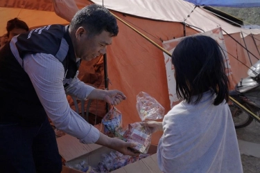 BRI Insurance Kirim Kompor Gas dan Perlengkapan Belajar untuk Korban Banjir-Longsor Sumatera