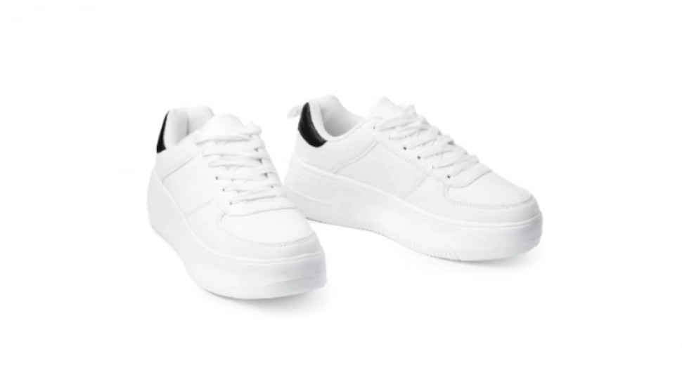 Sepatu Putih Sebaiknya Dicuci Pakai Apa? Ini Cara Merawat yang Benar agar Tidak Kuning