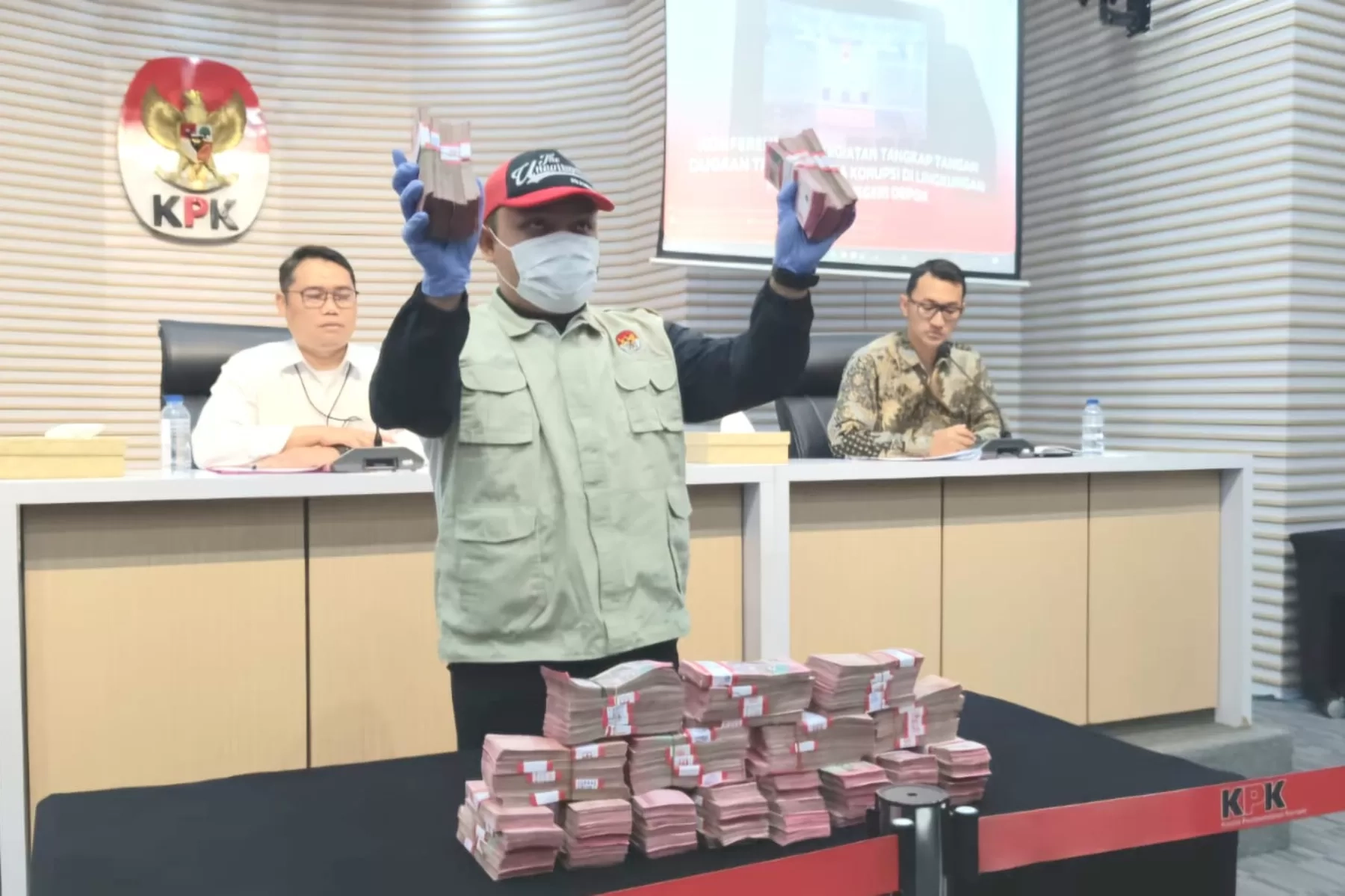 MA Nonaktifkan Ketua dan Wakil PN Depok yang jadi Tersangka suap, Izin Penahanan Sudah Diteken