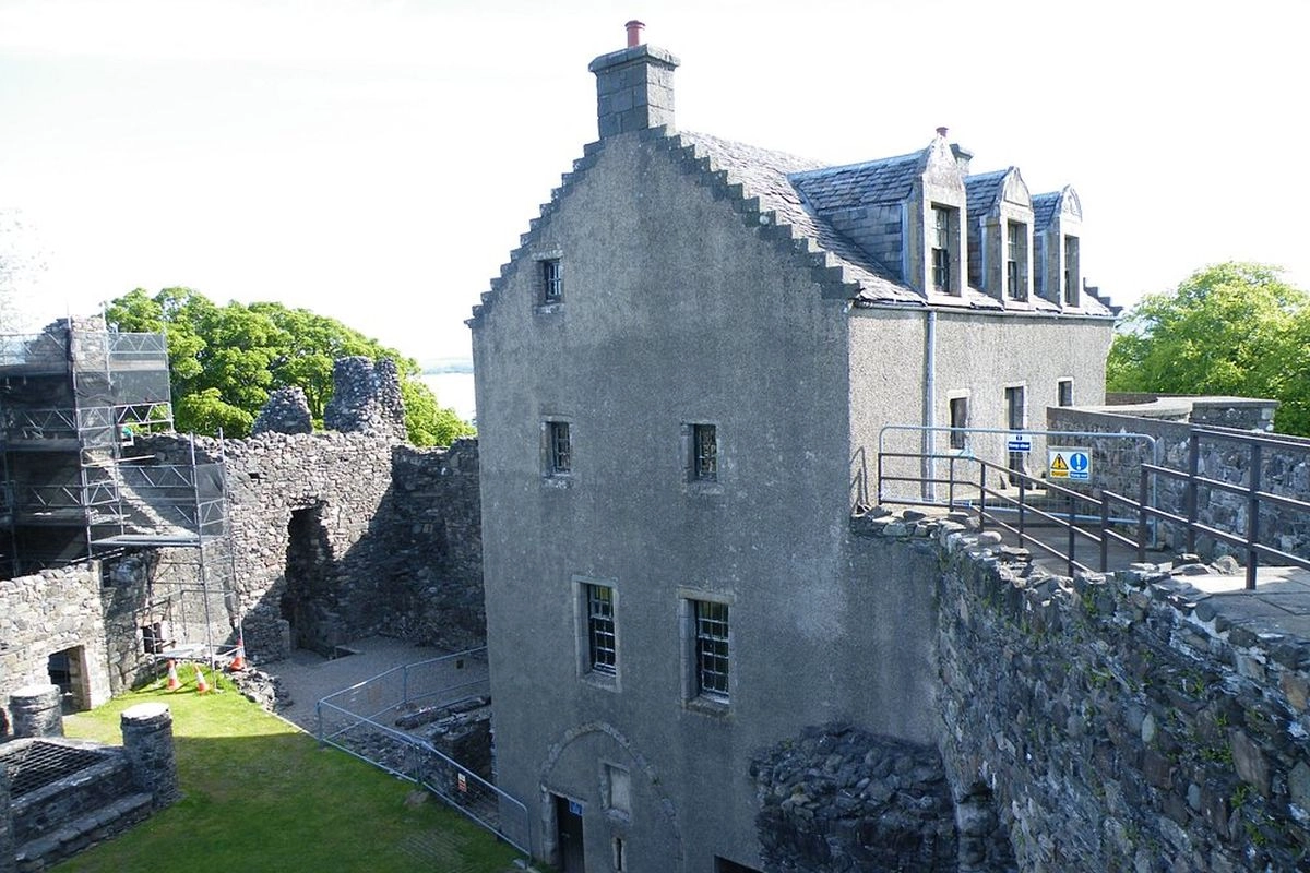 Liburan Berujung Tegang, Wisatawan AS Terjebak di Kastil Skotlandia