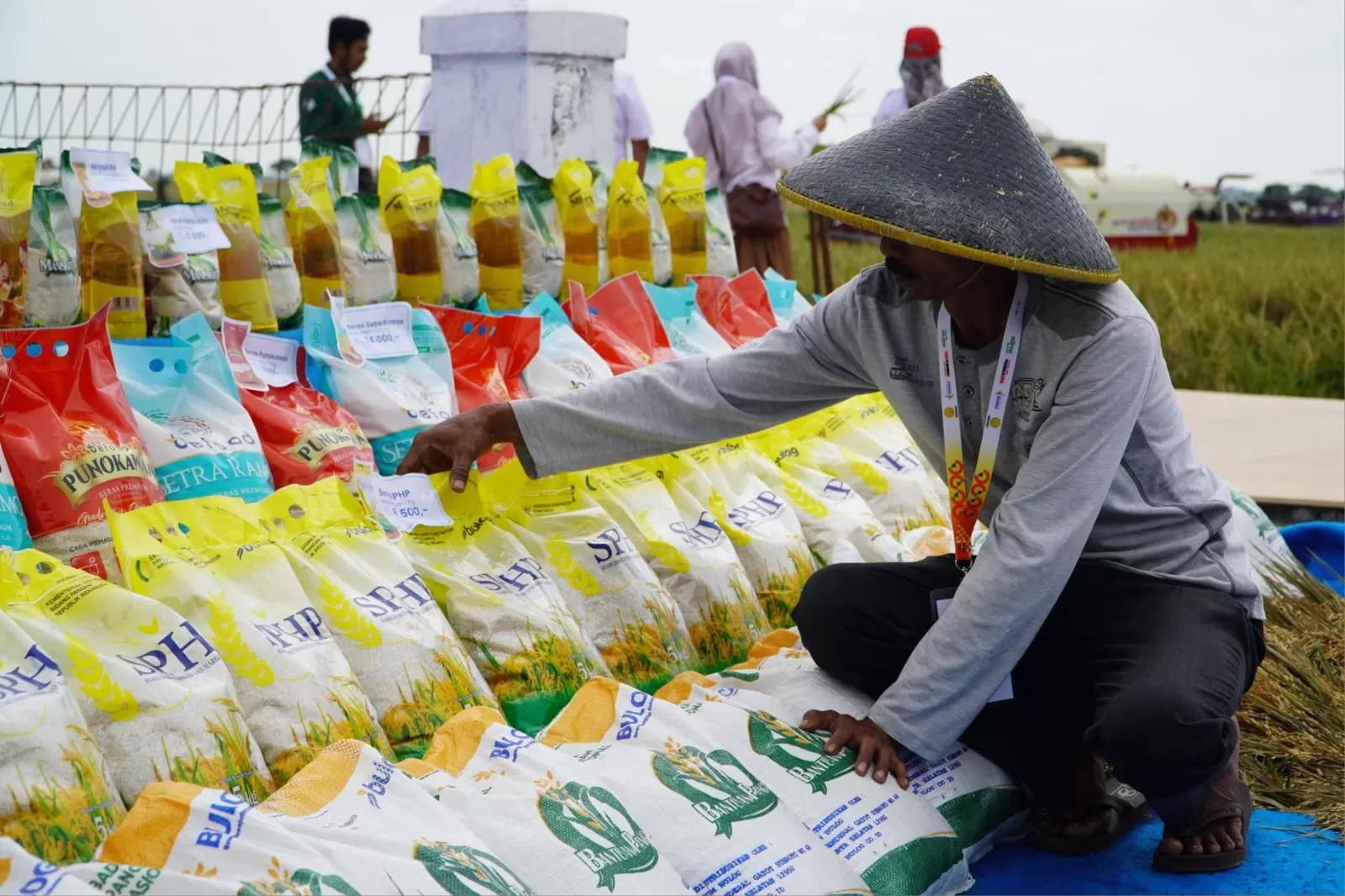 Pemerintah Gelontorkan Rp 11,92 Triliun untuk Bantuan Pangan Bagi 35,04 Juta Keluarga Miskin Saat Ramadhan dan Lebaran