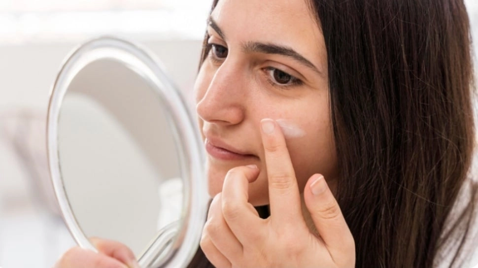 Sunscreen Apa yang Cocok untuk Kulit Berminyak dan Berjerawat? Cek 5 Rekomendasinya