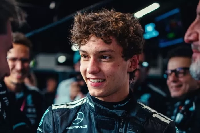 Jelang Tes Pramusim F1 Kimi Antonelli Alami Kecelakaan, Tim Mercedes Pastikan Kondisi Aman 