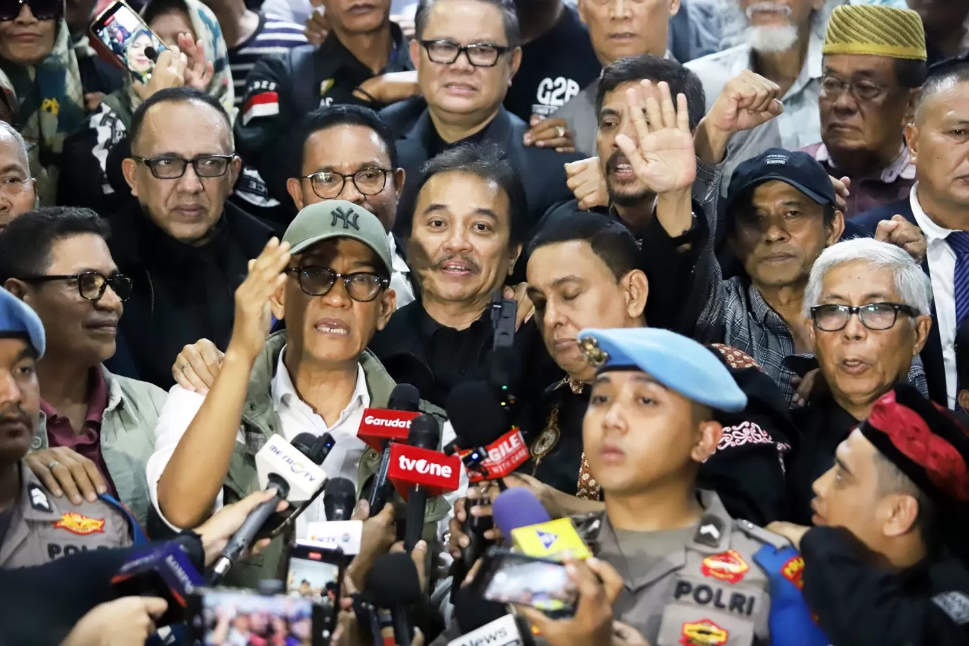 Roy Suryo Cs Gugat UU ITE dan KUHP ke MK Buntut Ditetapkan Tersangka Pencemaran Nama Baik Jokowi