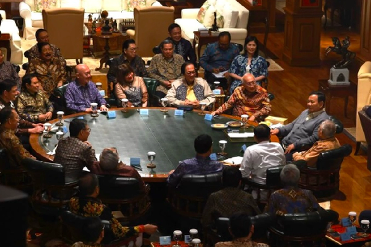 Prabowo ke APINDO: Industri Diminta Lebih Nyata Serap Tenaga Kerja