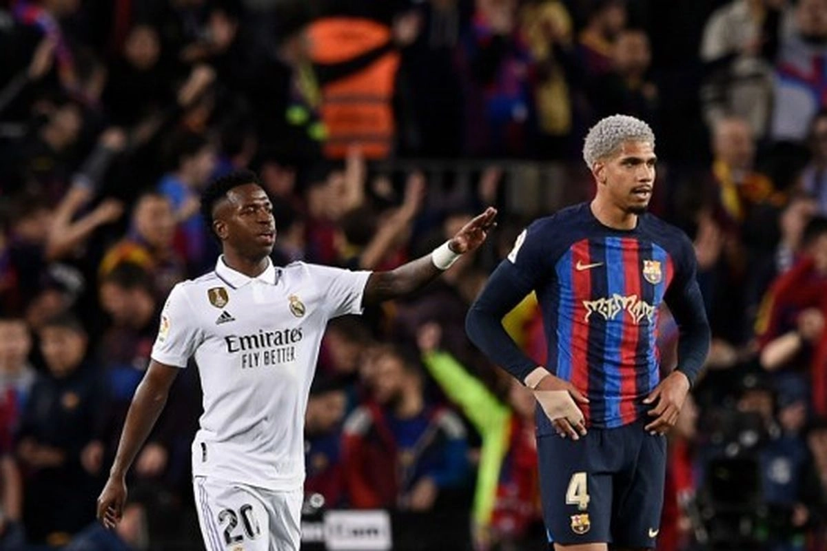 Tanggalkan Rivalitas, Vinicius Jr Hubungi Ronald Araujo untuk Beri Dukungan Mental