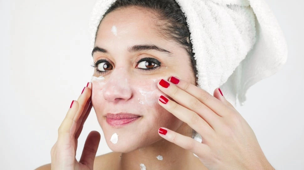 5 Skincare Terbaik untuk Rutinitas Harian Menurut Dokter Estetika Kamila Jaidi