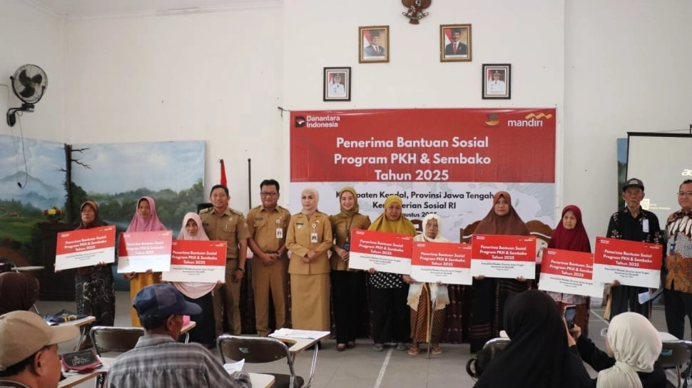 Bank Mandiri Salurkan Lebih dari 7,45 Juta Bansos pada 2025 untuk Akselerasi Ekonomi Kerakyatan