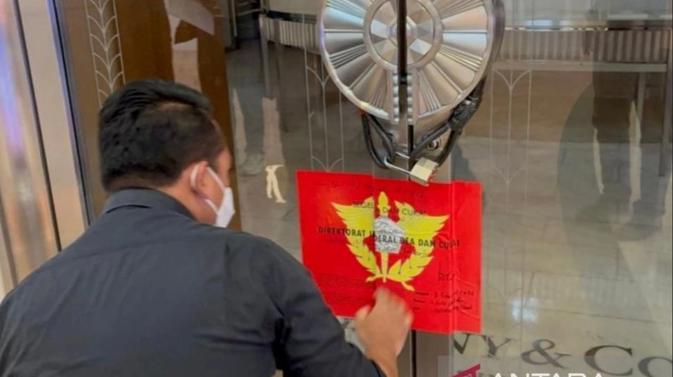 Buntut Dugaan Pelanggaran Impor, Bea Cukai Segel 3 Gerai Perhiasan Mewah Tiffany & Co di Jakarta