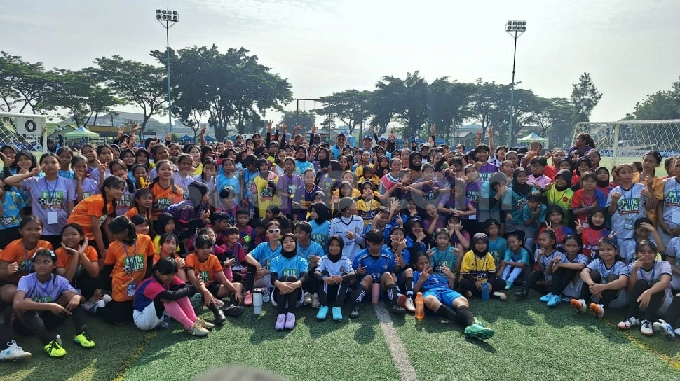 Ribuan Siswi Serbu MilkLife Soccer Challenge, Pemprov DKI Komitmen Besarkan Sepak Bola Putri
