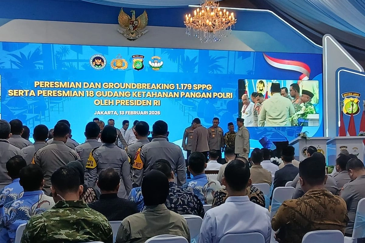 Prabowo Beri Penghargaan ke Kepala BGN, Wakapolri hingga Irwasum Polri